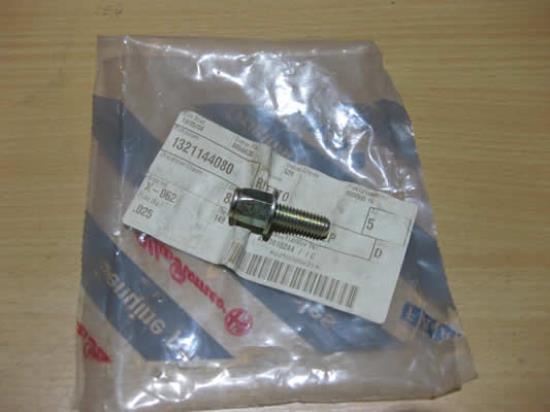 1321144080 Klinkmoer M8