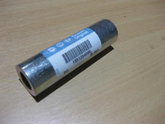 1351264080 Pijp bij de achtervering