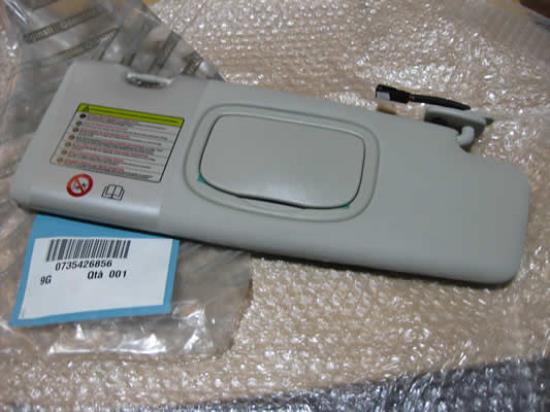 735426856 Zonneklep met spiegel rechts