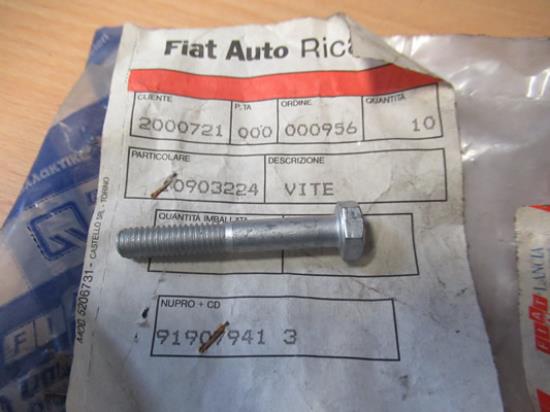 10903224 Bout M6 x 40