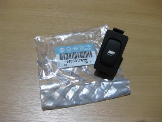 1488917699 Schakelaar raambediening