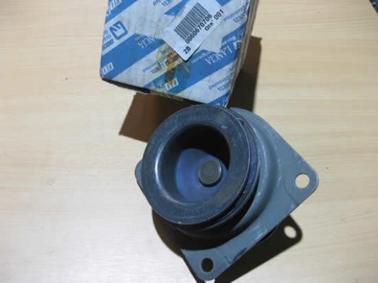 60670706 Motorsteun bakzijde