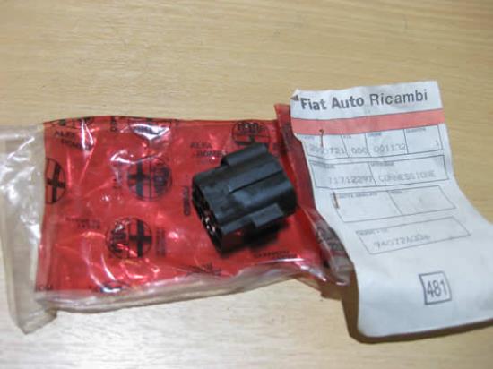 71712297 Stekker 4 polig voor de uitlaat