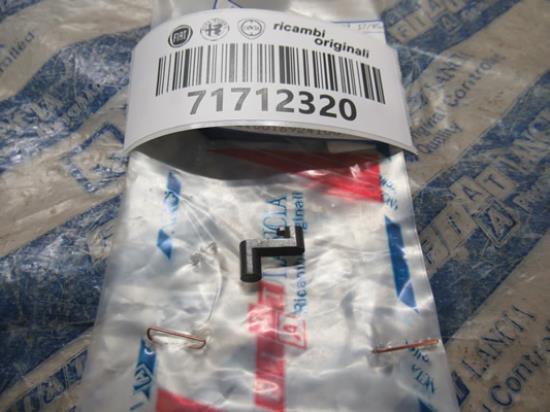 71712320 Koppelstang linnendak