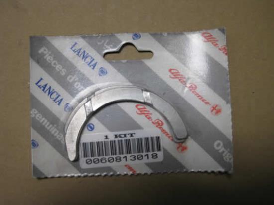 60813018 Ringhelft set