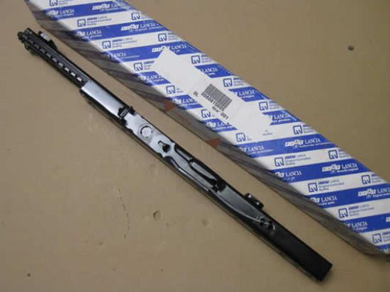 60815605 Stoelgeleiding linker voorzijde