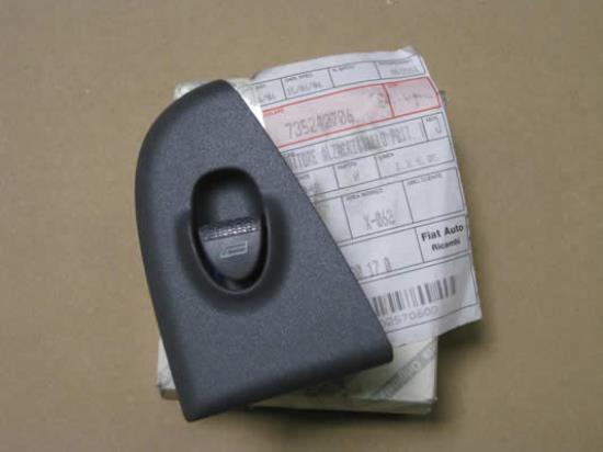 735242706 Schakelaar raambediening rechts achter