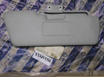 735244336 Zonneklep rechts