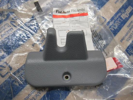 719459633 Beschermplaat kofferbak slot