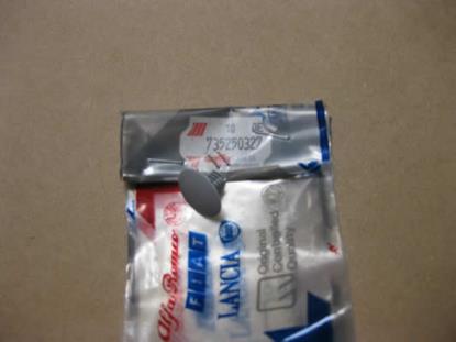 735250327 Plug 6.5 x 19mm