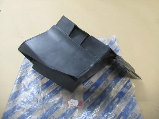 7663040 Olieradiateur windgeleider