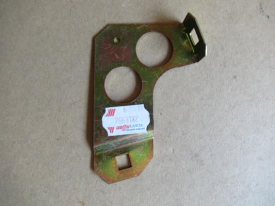 7663182 Beugel rechts