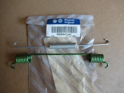 9947941 Remmenkit bestaat uit veren