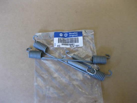 9949461 Remmenkit bestaat uit veren