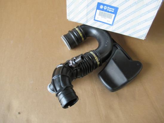 7786249 Luchtfilterbuis 1.9JTD