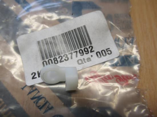 82377992 Veertje zijkant deuren voor