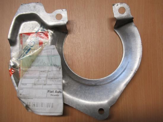 82410010 Beschermplaat rem voorzijde rechts