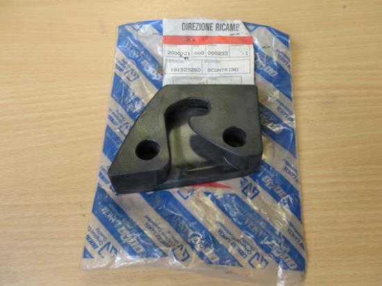 181525280 Achterbank vergrendeling rechts