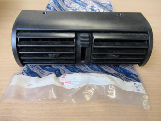 181526980 Middelste dashboard venturi