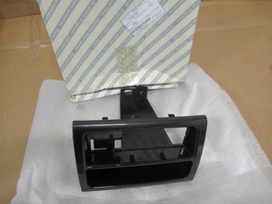 735461349 Middenconsole radio