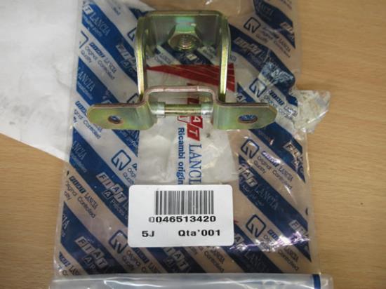 46513420 Scharnier achterklep