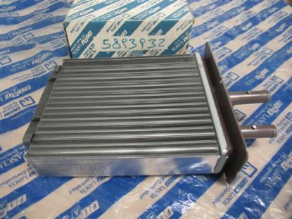 5893932 Kachelradiateur