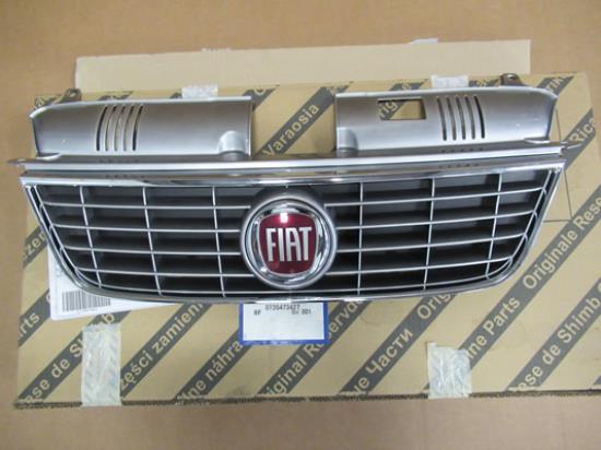 735473427 Grille inclusief embleem