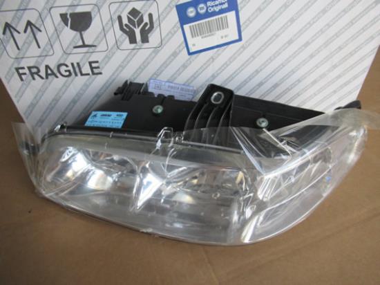 46840527 Koplamp links