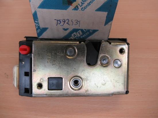 7592531 Slot rechter achterzijde