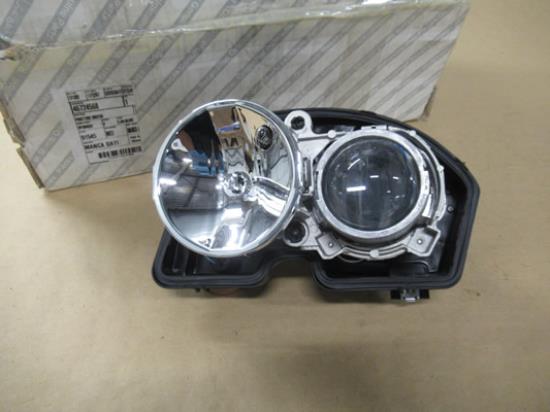 46724568 Koplamp links