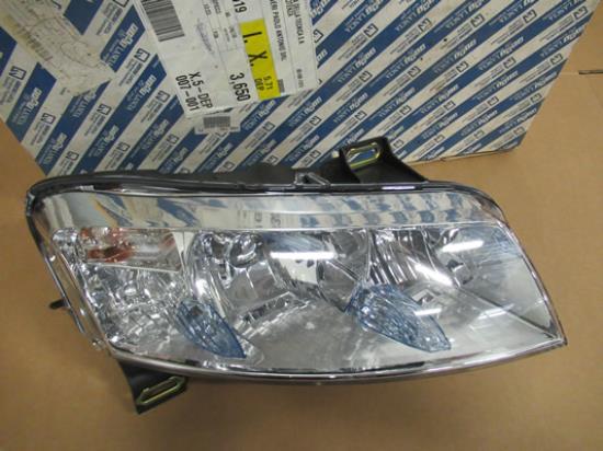 46758808 Koplamp rechts