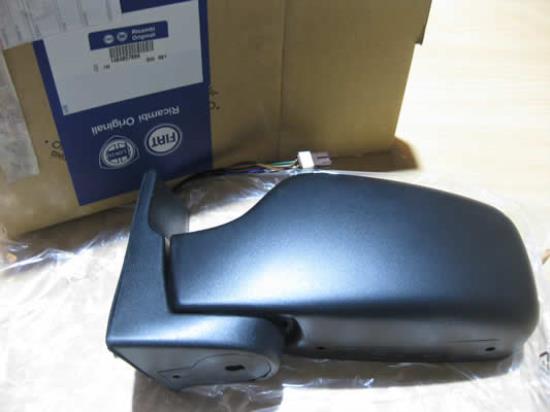 1484857899 Achteruitkijkspiegel links