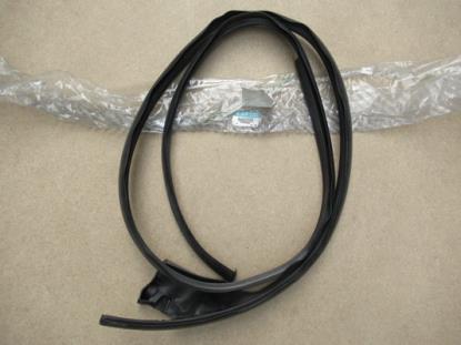 46818789 Rubber bestuurderszijde