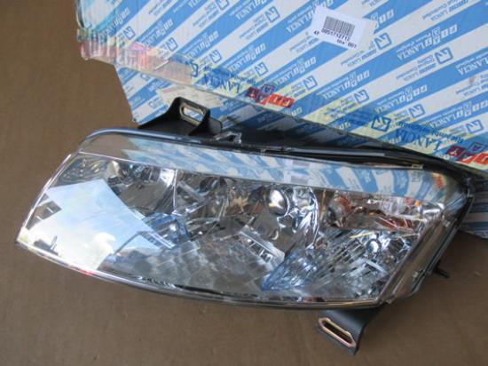 51712712 Koplamp links