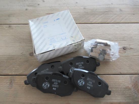 77362359 Remblokset voorzijde