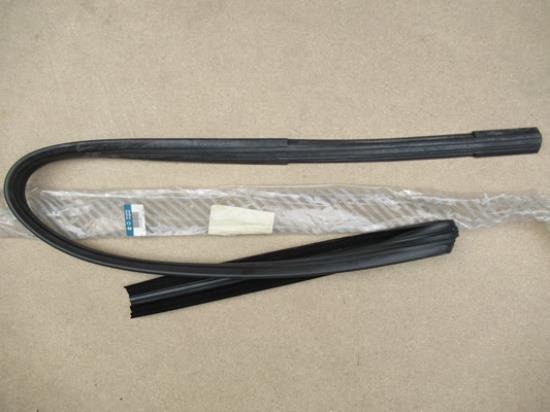 46546172 Profielrubber deur voorzijde rechts