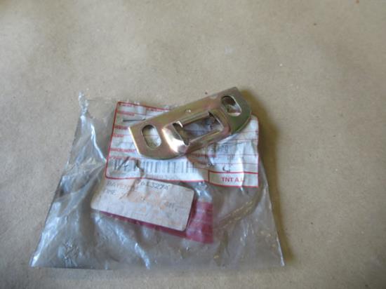 7613274 Laaddeur slot plaatje