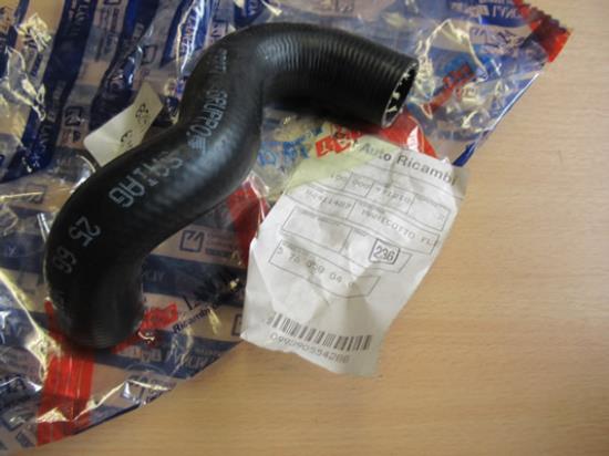 82411487 Slang waterpomp