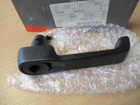 7600202 Deurgreep voorzijde links