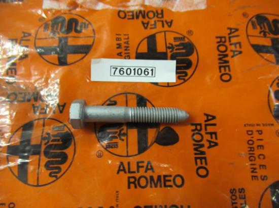 7601061 Voorvering bout M8x45