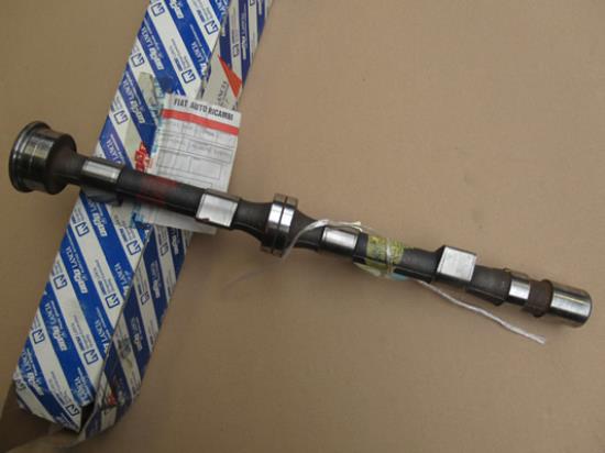 82390421 Nokkenas distributie 2.0 8v turbo