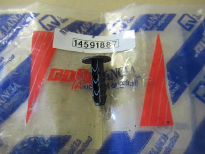 14591887 Plug