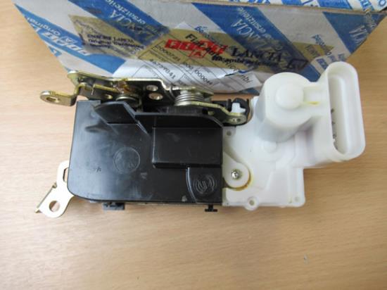 46759841 Deurslot rechter achterzijde