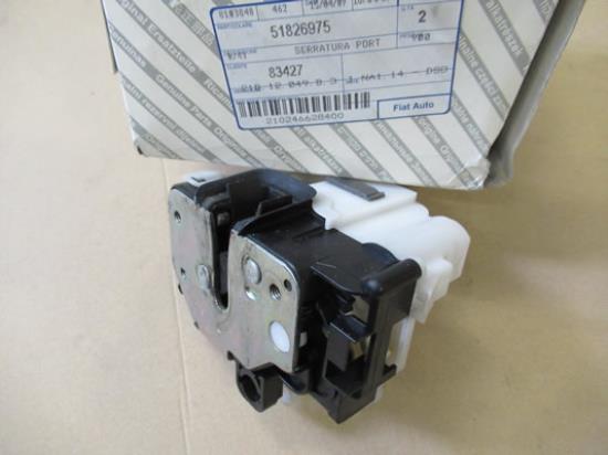 51826975 Deurslot passagierszijde linksvoor