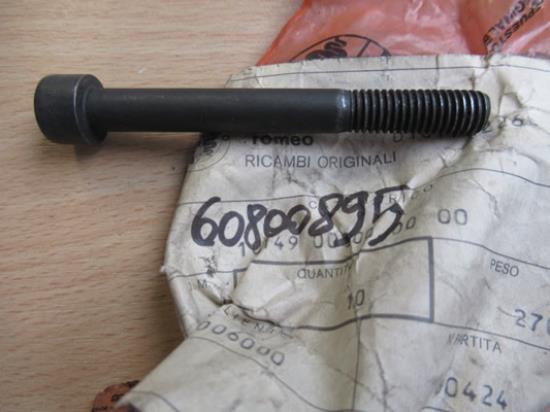 101490 Bout aandrijfas