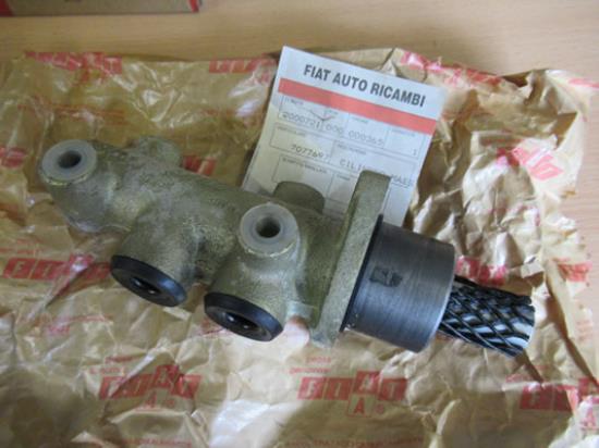 7077697 Hoofdremcilinder