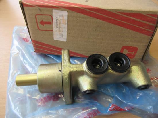 7081967 Hoofdremcilinder