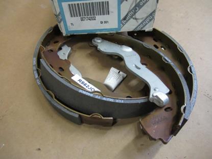 71742832 Remschoenset remmen achter