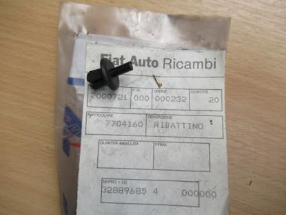 7704160 Bevestigingsrubber wielkuipen