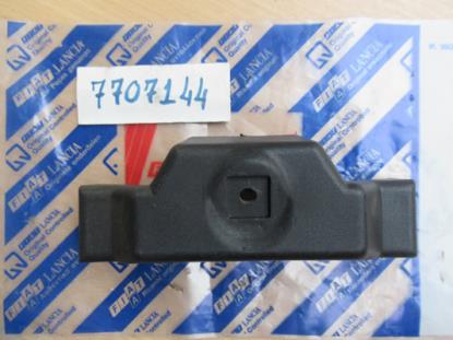 7707144 Beugel dashboardkastje